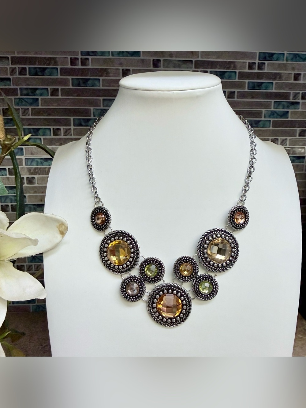 Vintage Premier Designs Chiffon silver tone bib necklace